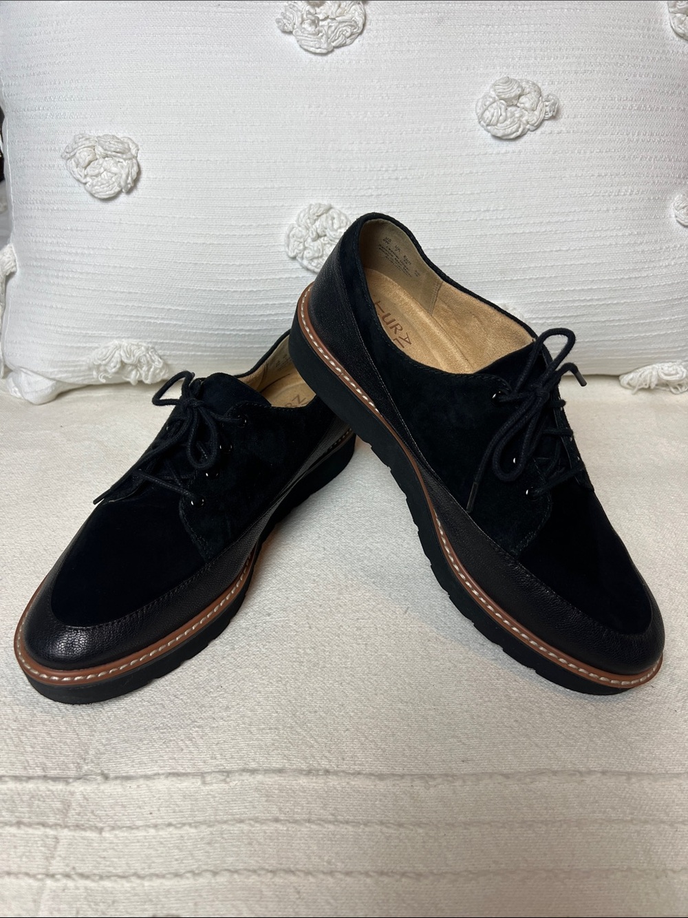 NWOT Naturalizer Black Suede & Leather Lace-Up Flats, no box
